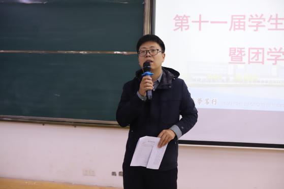 靳轩轩 (1)